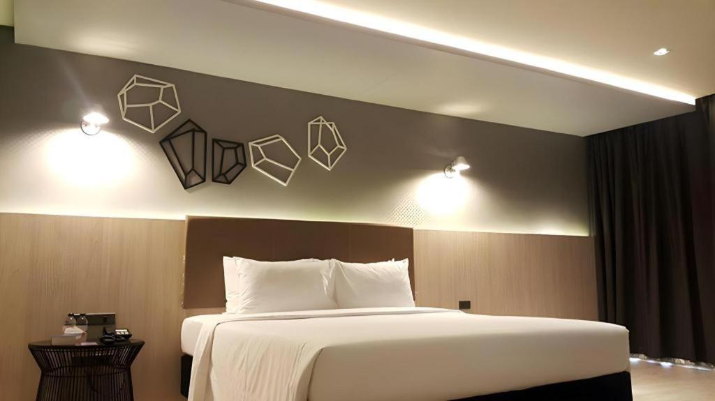 The Heritage Silom Hotel Bangkok Buitenkant foto