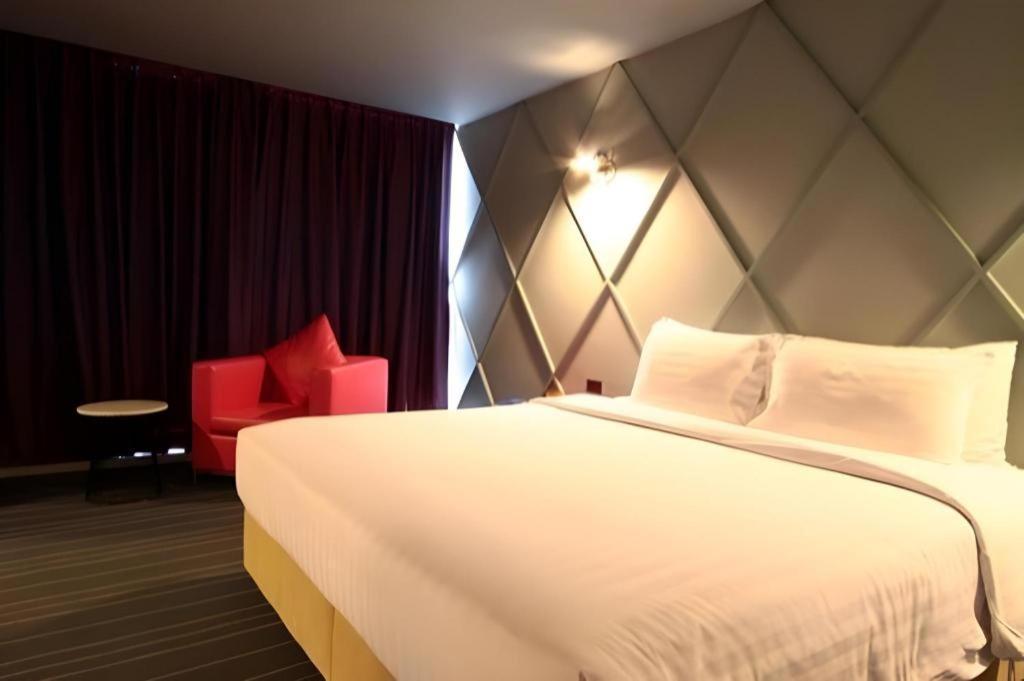 The Heritage Silom Hotel Bangkok Buitenkant foto
