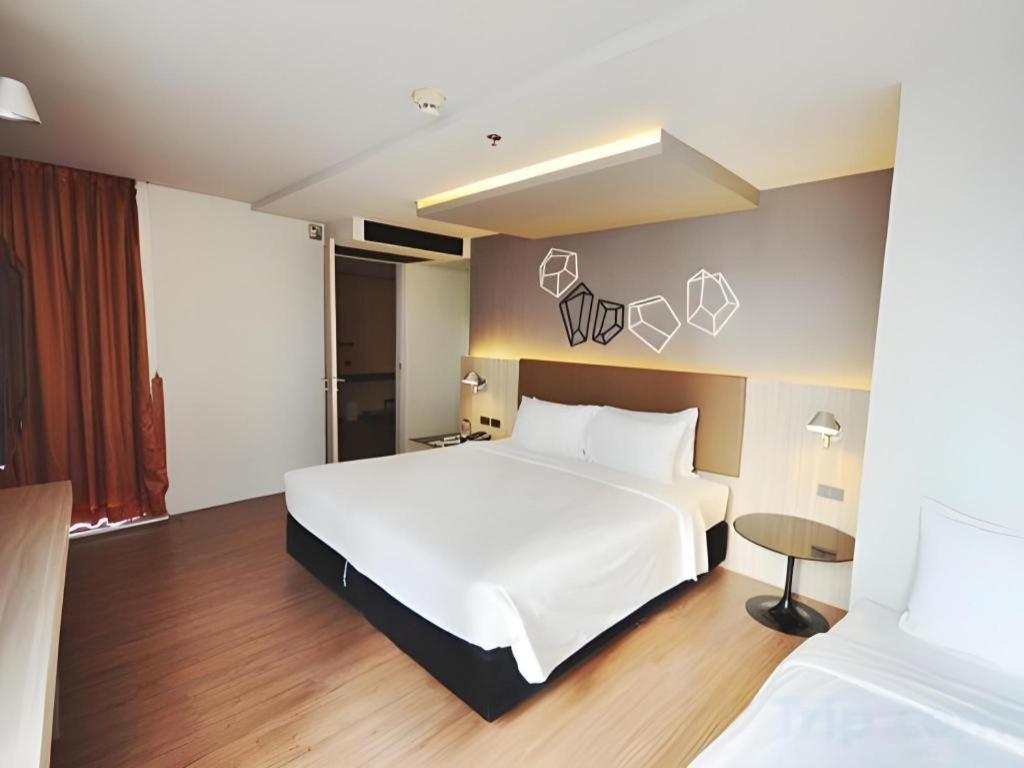 The Heritage Silom Hotel Bangkok Buitenkant foto