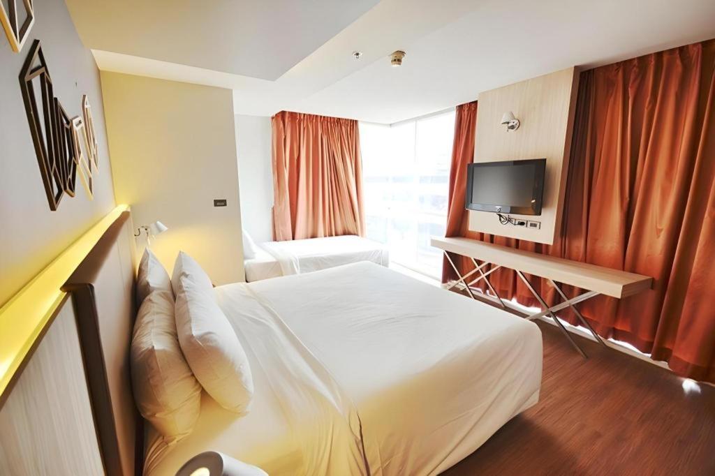 The Heritage Silom Hotel Bangkok Buitenkant foto