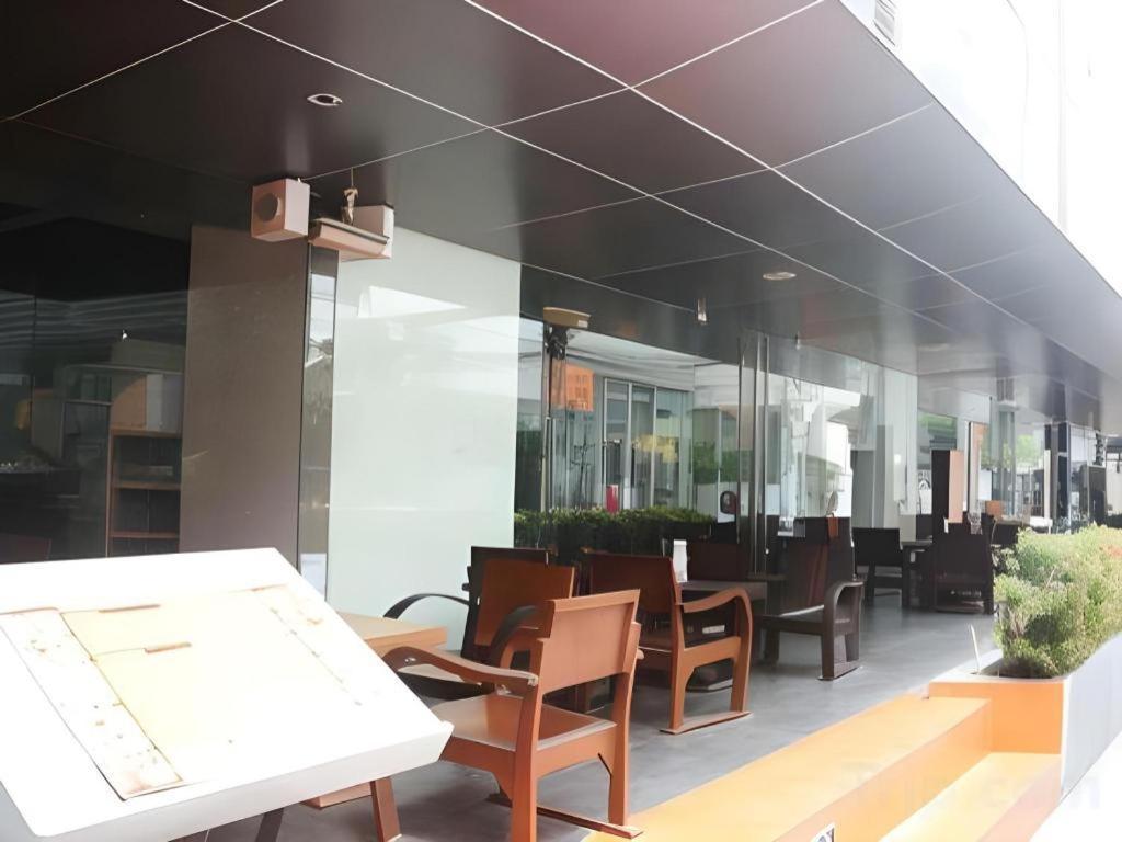 The Heritage Silom Hotel Bangkok Buitenkant foto